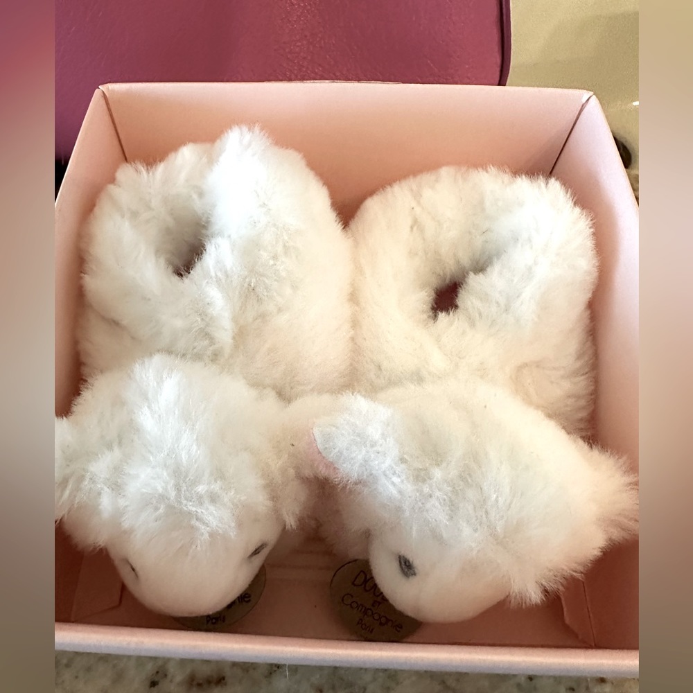 NIB Doudou baby booties